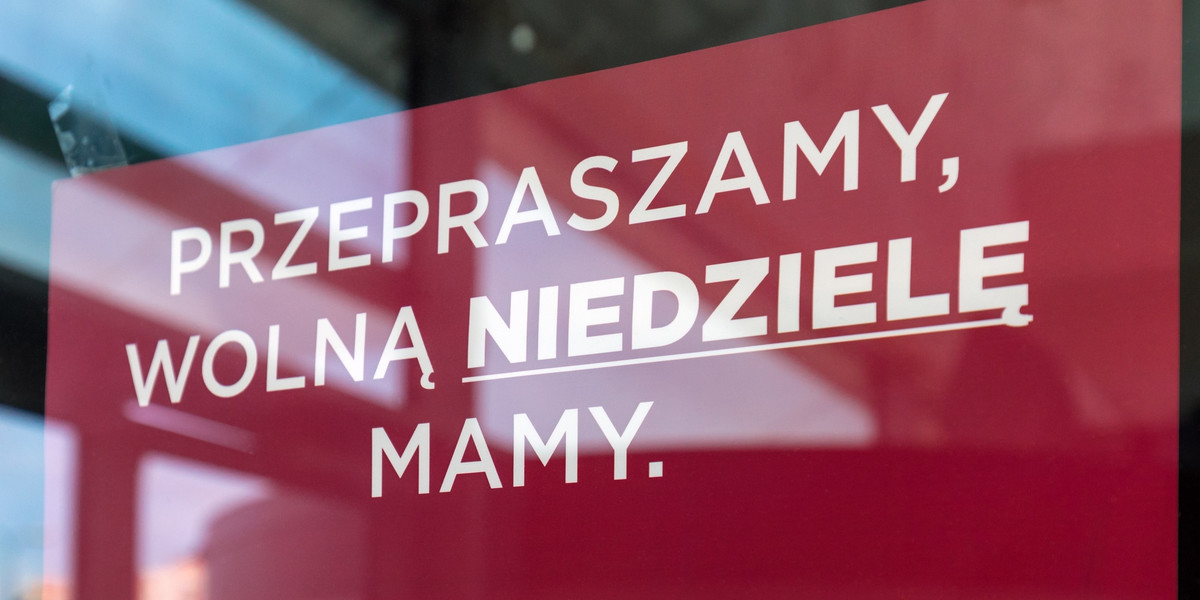 Analitycy przewidują, że sam zakaz handlu może zwiększyć udział rynkowy e-handlu w Polsce, bo część konsumentów może zdecydować się na przeniesienie swoich niedzielnych zakupów z tradycyjnych sklepów do sieci