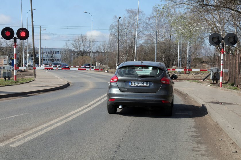 Remont przejazdu kolejowego na Wróblewskiego