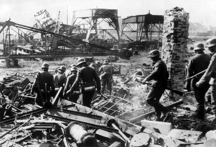 Zniszczenia na Westerplatte