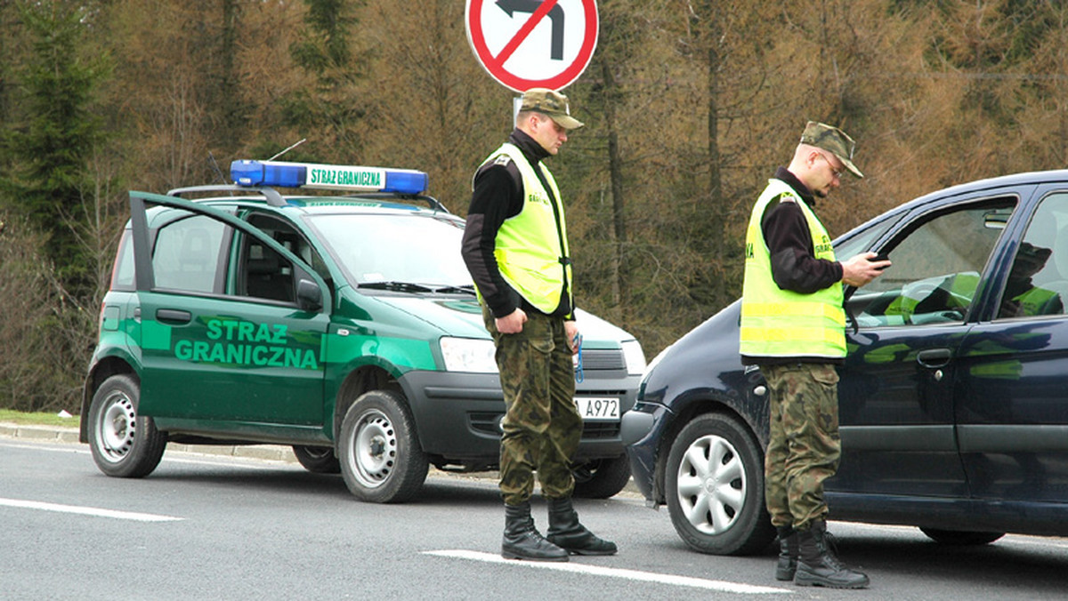 Przy polsko-rosyjskiej granicy powstają nowe strażnice: w poniedziałek rozpoczęto budowę strażnicy w Barcianach, w czwartek do użytku zostanie oddana strażnica w Dubeninkach.