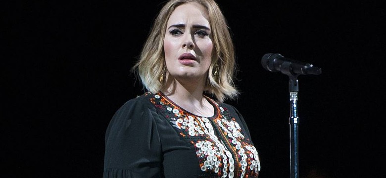 Adele przeklina i beka na scenie. Na Glastonbury pobiła wszelkie rekordy