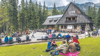 Popyt mały, więc wakacje tanieją