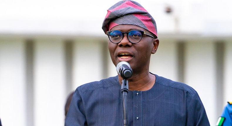 Governor Babajide Sanwo-Olu announces the release of 16 coronavirus patients. [Twitter/@jidesanwoolu]