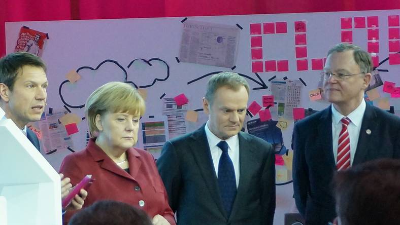Angela Merkel i Donald Tusk na stoisku T-Mobile, CeBIT 2013