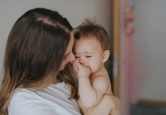 To w jaki sposób nosisz na rękach dziecko, wiele mówi o twojej osobowości