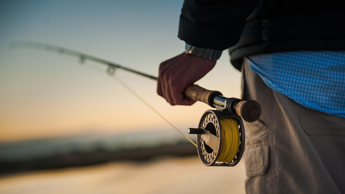 Man holding fly rod