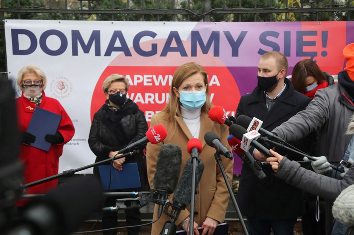 Pielęgniarki mówią &quot;dość&quot;. protest pod KPRM 11.11.2020