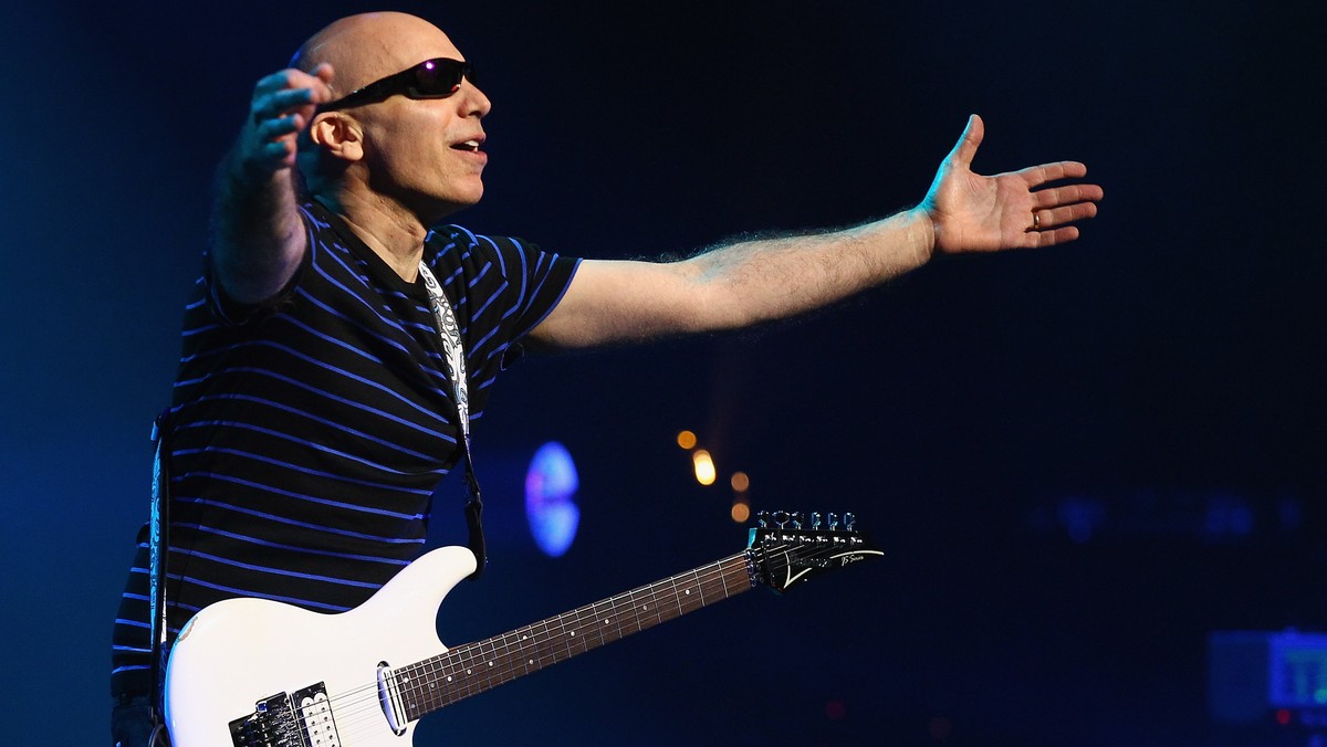 W maju doczekamy się nowego krążka od Joe Satrianiego, "Unstoppable Momentum".