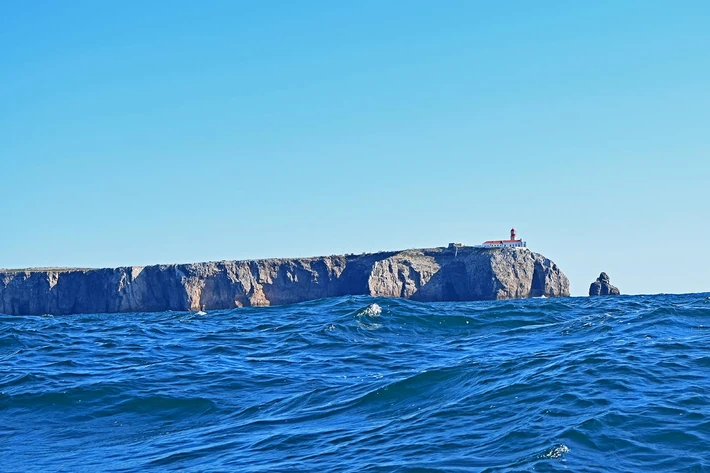 Przylądek Świętego Wincentego (port. Cabo de Sao Vicente) – przylądek, najbardziej na południowy zachód wysunięta część Europy, zaraz za przylądkiem znajduje się Sagres 