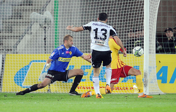 T-Mobile Ekstraklasa: Osiem goli w Kielcach. Legia liderem. WIDEO