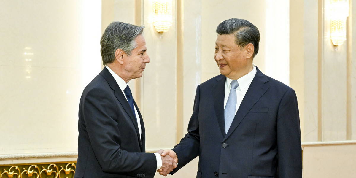 Sekretarz Stanu USA Antony Blinken podczas spotkania z Xi Jinpingiem.