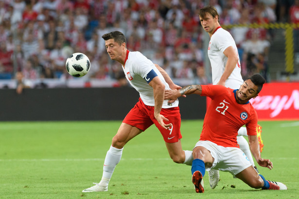 Cieszą gole Lewandowskiego i Zielińskiego. Martwi gra w obronie. Polska - Chile 2:2