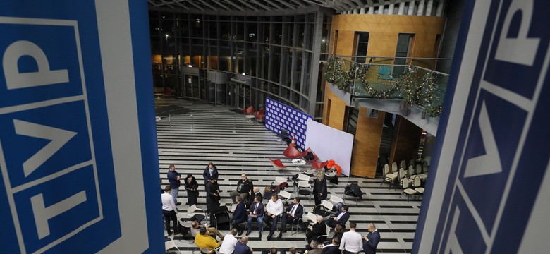 Posłowie PiS okupują TVP. "Z niczym się nie kryją, a media publiczne są ewidentnie ich łupem"