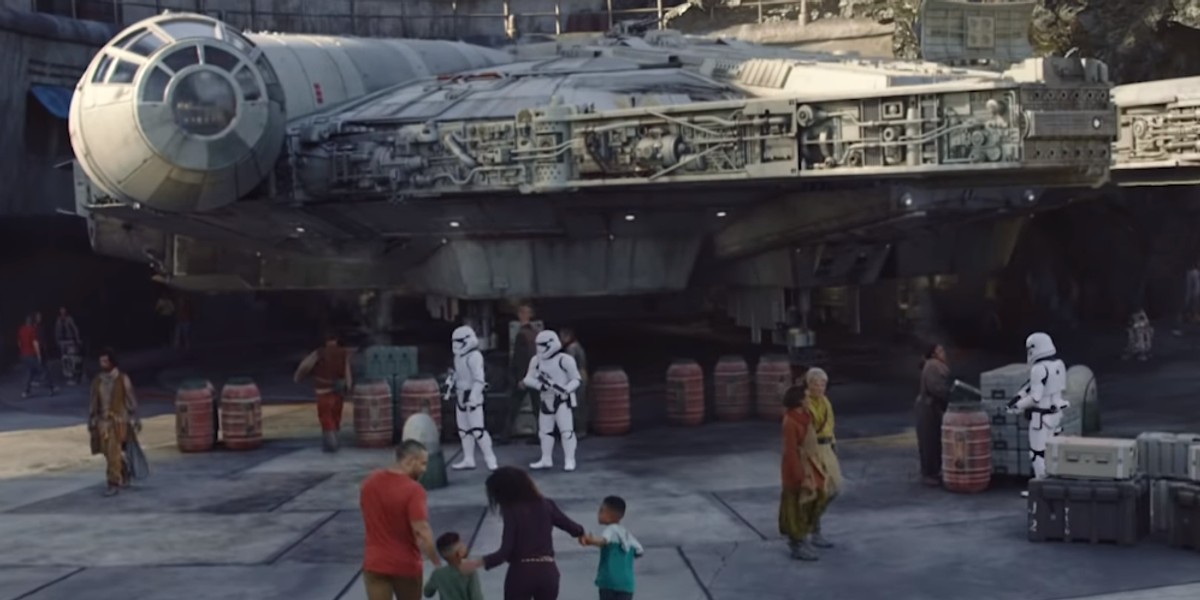 Do otwarcia parków Star Wars: Galaxy's Edge miało dojść odpowiednio: latem i na jesieni. Disney zdecydował się jednak przyspieszyć proces z powodu dużego zainteresowania