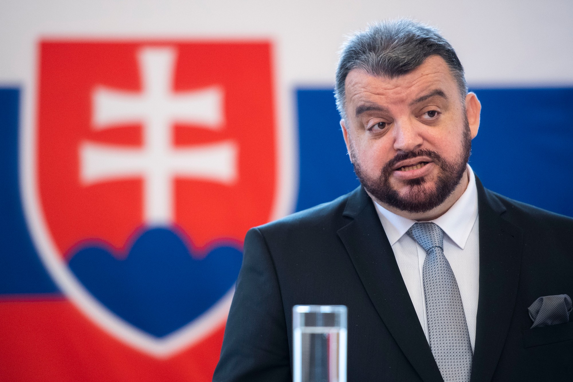 Publicista a politický analytik Eduard Chmelár.