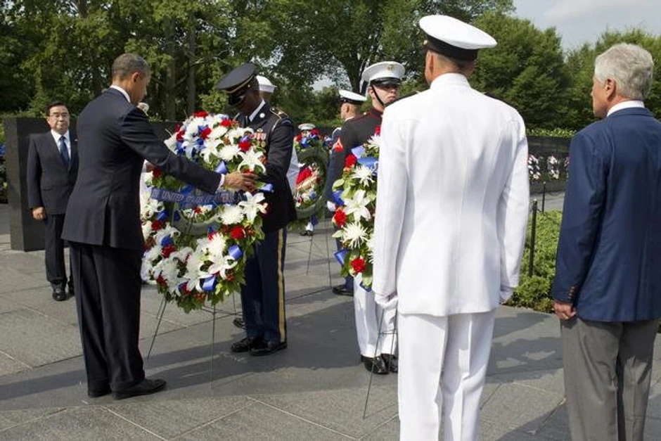 Polaganje venaca poginulima