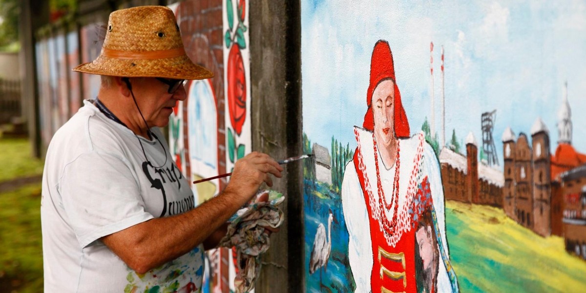 Katowice. Mural w Nikiszowcu na cześć artystów z Grupy Janowskiej 