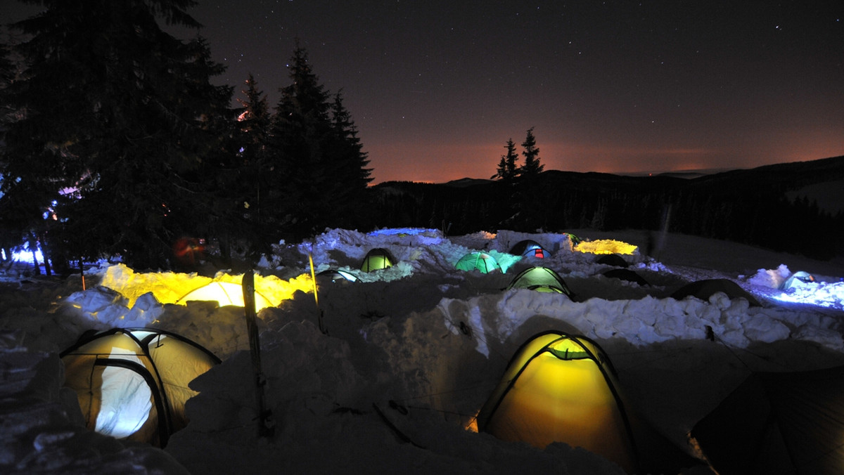 Polish Outdoor Group zaprasza na czwartą edycję zimowego biwaku szkoleniowego WinterCamp, który odbędzie się w dniach 7 - 10 lutego 2013 roku przy schronisku na Turbaczu. Gośćmi specjalnymi WinterCamp 2013 będą: jeden z najbardziej utalentowanych wspinaczy skalnych młodego pokolenia  – Adam Pustelnik oraz himalaiści – Kinga Baranowska, Darek Załuski i Tamara Styś.