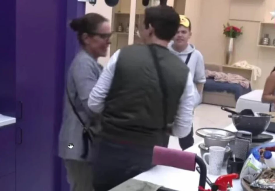 Milena preti zadrugaru