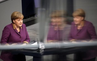 Żelazna Kanclerz pod ostrzałem opozycji. Niemcy znów wesprą finansowo Grecję