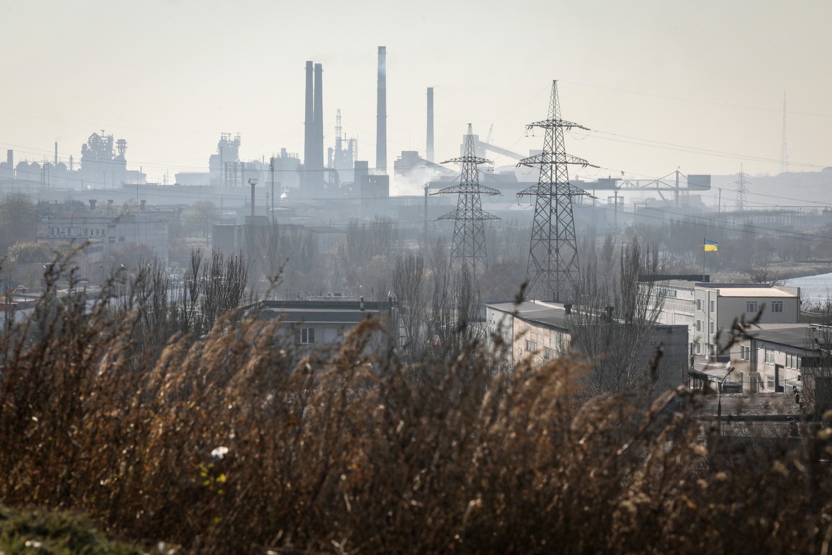 W hucie Azowstal przebywa ponad 2 tysiące ukraińskich i zagranicznych bojowników.