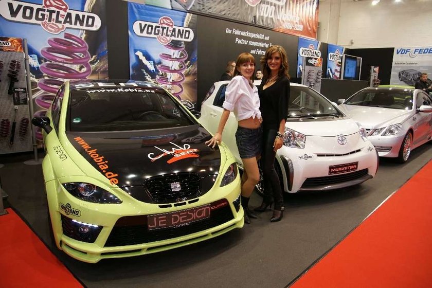 Essen Motor Show 2009: gorące dziewczyny i szybkie maszyny