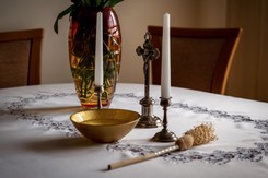 Nowe zasady kolędy 2023/2024: Parafie wprowadzają zmiany. Kogo odwiedzą księża?