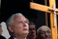 Jarosław Kaczyński krzyż kościół