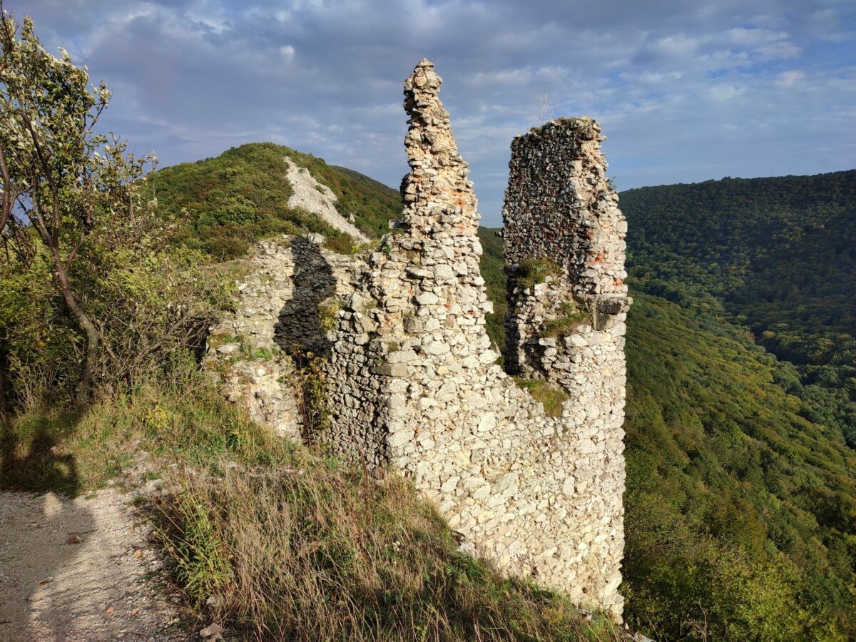 Hrad Ostrý kameň.