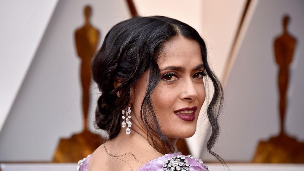 Salma Hayek igazi istennő bikinis fotóin