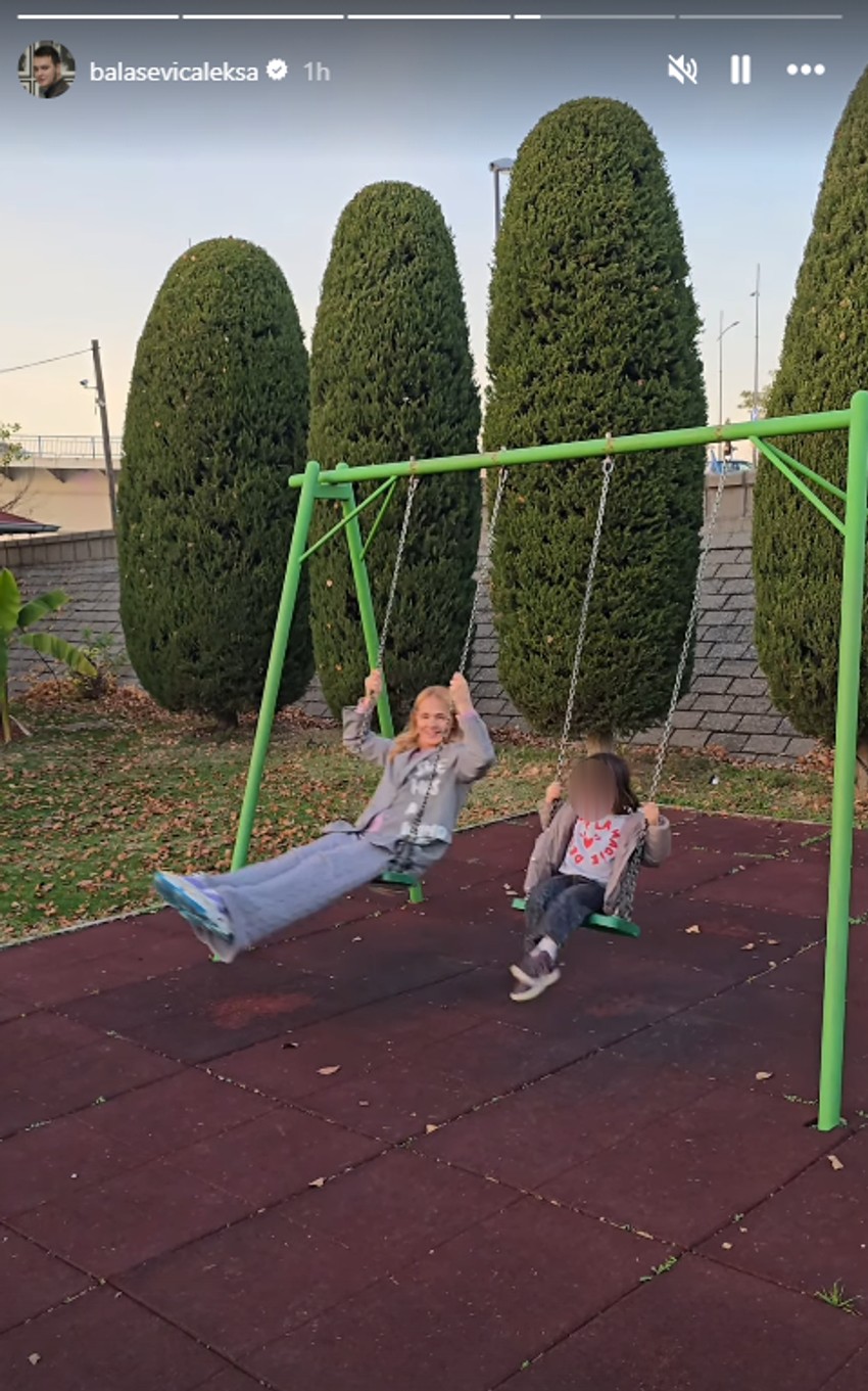 Olivera Balašević sa unukom