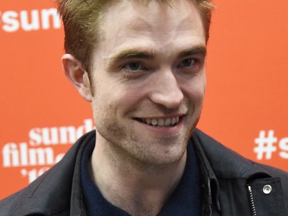 Robert Pattinson pucér felsőtestét és eszméletlen izmait sem takargatja edzés közben! 