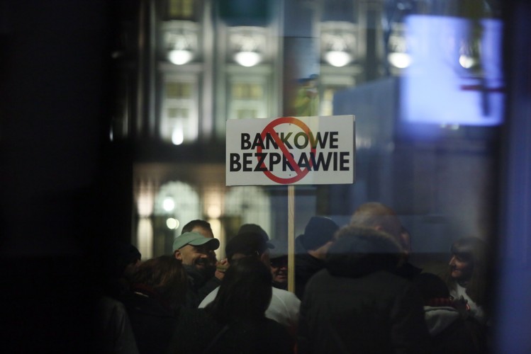 Frankowicze przed Pałacem Prezydenckim