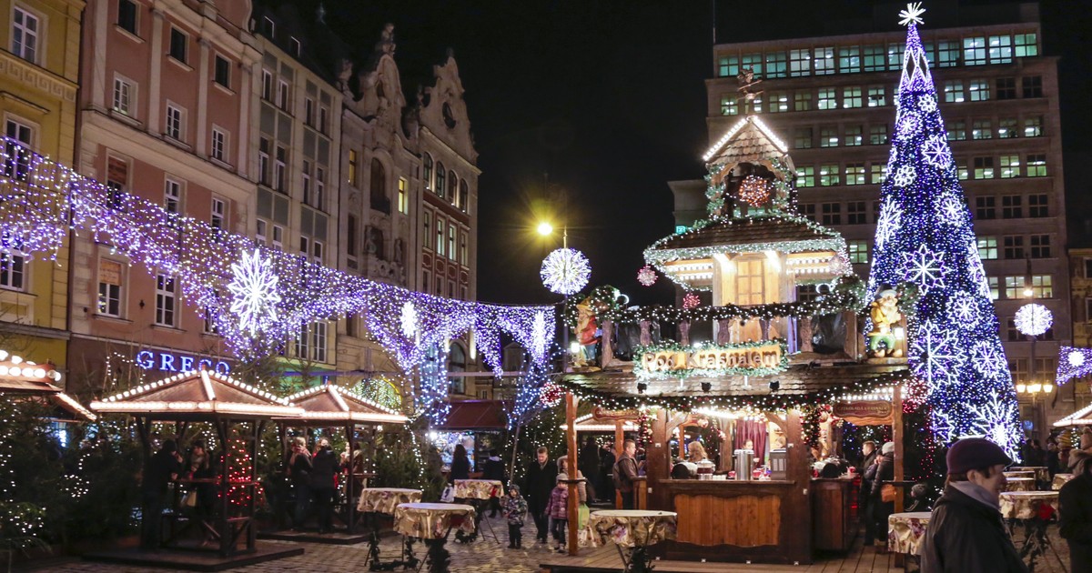 Kiedy zaczynają się jarmarki świąteczne 2025? Rezerwuj termin! Oto lista jarmarków w Europie i Polsce
