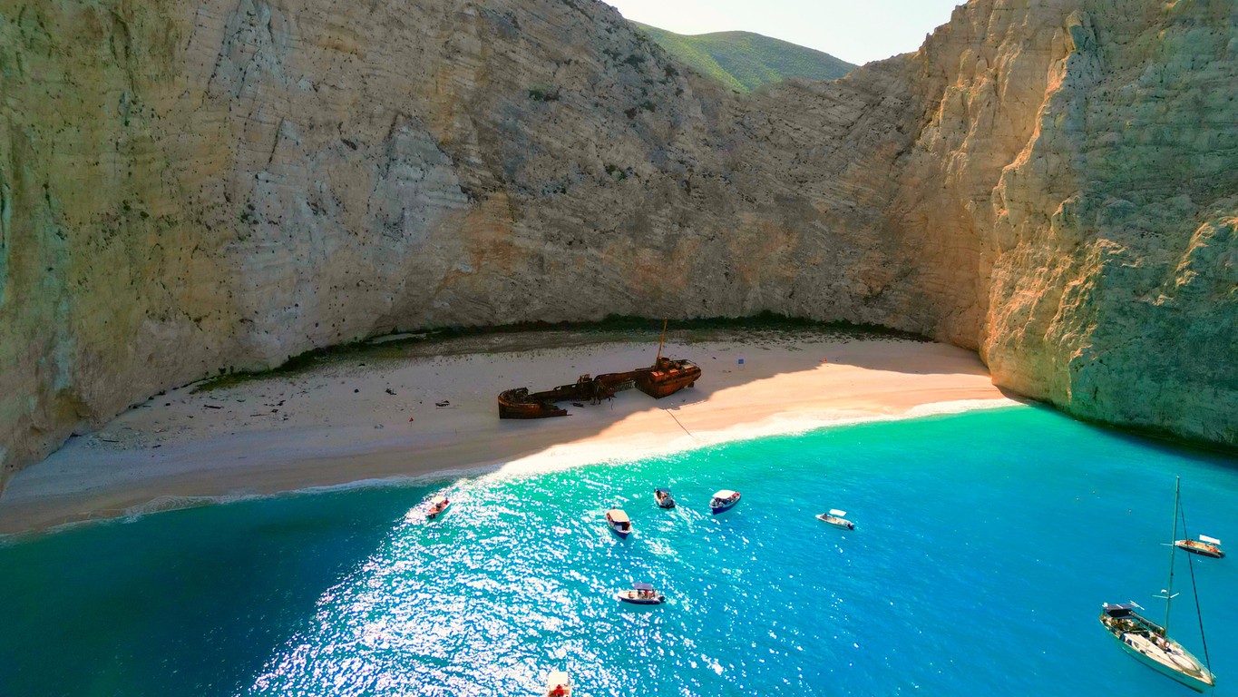 Svetoznáma pláž Navagio na ostrove Zakynthos (ilustračné foto).