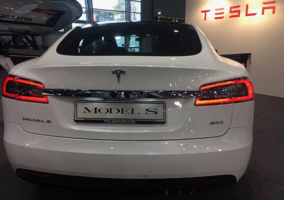 Kultowy elektryczny samochód firmy należącej do Elona Muska to również jedna z atrakcji poznańskich targów. Tesla pokazuje na nich modele S i X.