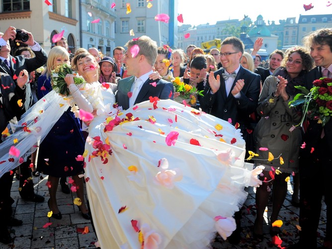 'Majka', a w tle Kraków