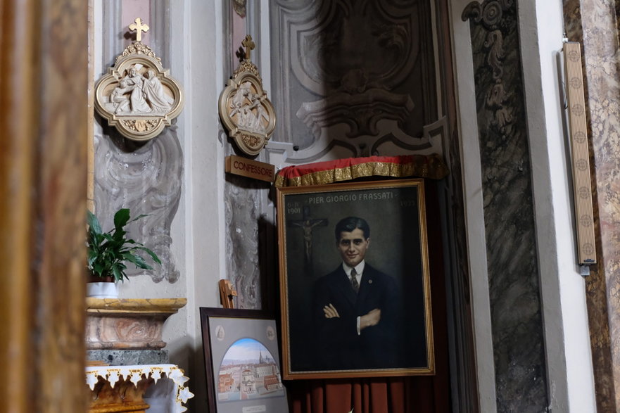 Portret Pier Giorgia Frassatiego w kościele Kościół Santa Maria Di Piazza | Fot. Paulina Małota