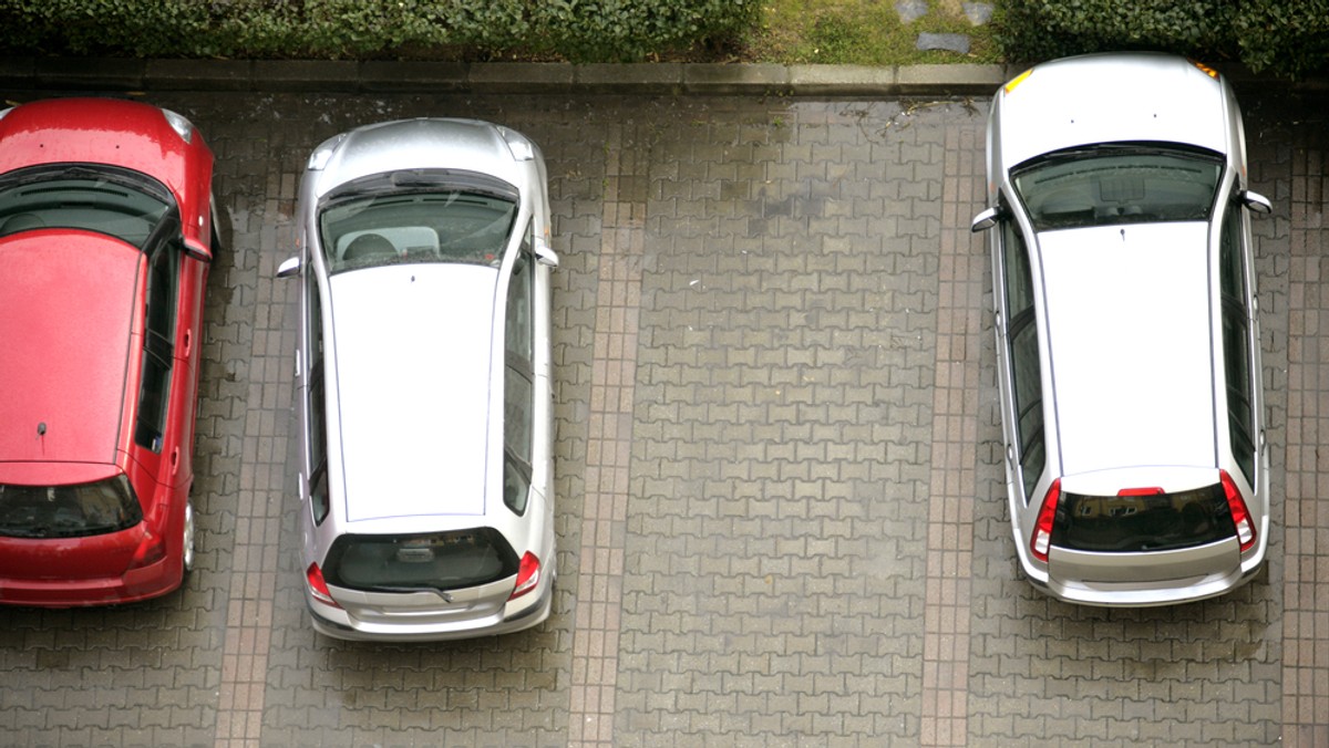 Do kradzieży doszło dziś w nocy przy ul. Wróblewskiego w Gorzowie Wielkopolskim. W samochodzie był wózek do przewozu niepełnosprawnego dziecka, a auto stało w miejscu dla osoby niepełnosprawnej. Matka 10-letniej Ani ma nadzieję, że złodzieje oddadzą jej własność - informuje "Gazeta Lubuska". 