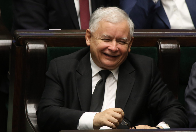 Kaczyński nie zarządza już ideami i frakcjami, lecz oligarchami i ich dworami