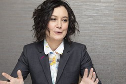 Sara Gilbert