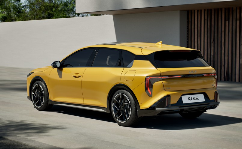 Nowa Kia K4