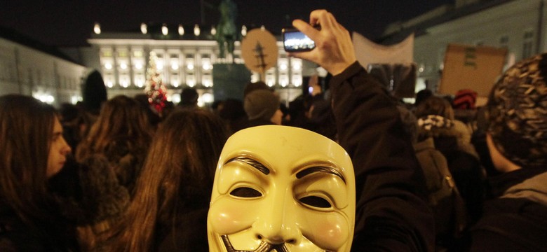 Znów bunt internautów przeciwko inwigilacji. "To absurdalne!"