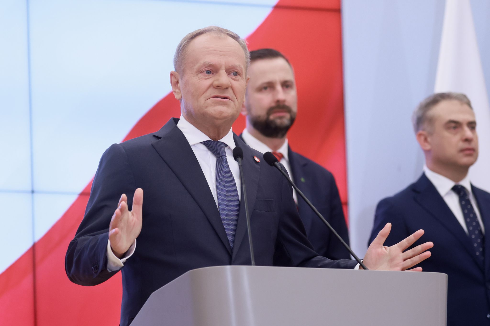 Tusk baut Regierung um vor Nawrocki-Amtsantritt