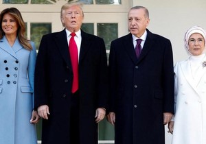 Melanija Tramp, američki i turski predsednici Donald Tramp i Redžep Tajip Erdogan, Ermina Erdogan, uoči sastanka 2019. godine u Beloj kući | Foto: Reuters