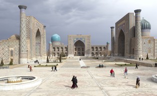 Gwałtowne protesty w Uzbekistanie. Prezydent musiał zrezygnować z reformy