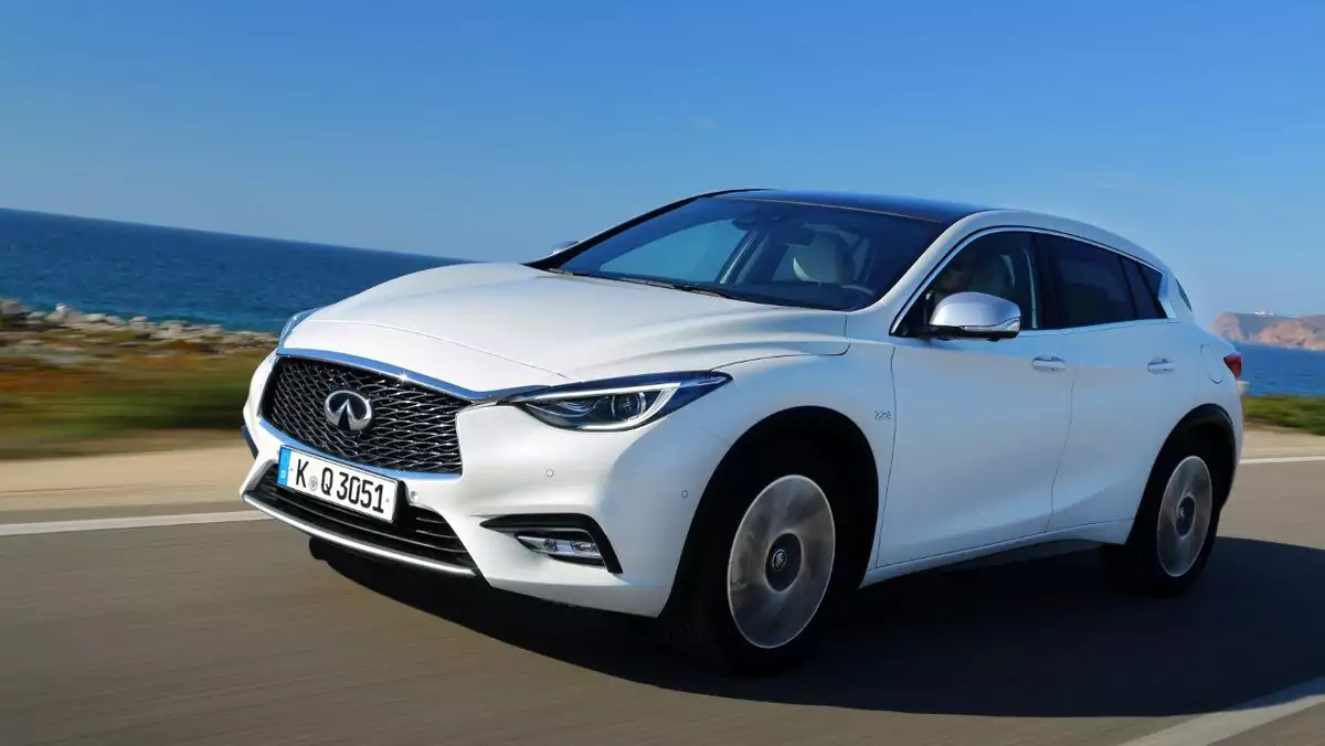 Infiniti Q30