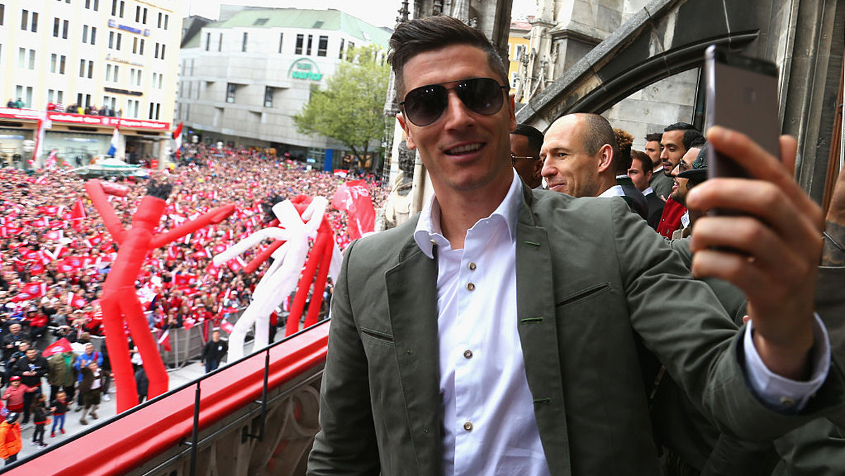 Przed meczem o Superpuchar Niemiec Robert Lewandowski jest w znakomitej formie. Na jednym z treningów Bayernu Monachium popisał się efektownym trafieniem, pokazującym, że może to być kolejny znakomity sezon w wydaniu polskiego snajpera.