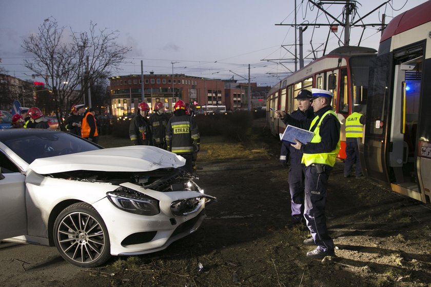 Gdańsk sparaliżowany! Wykoleił się tramwaj!