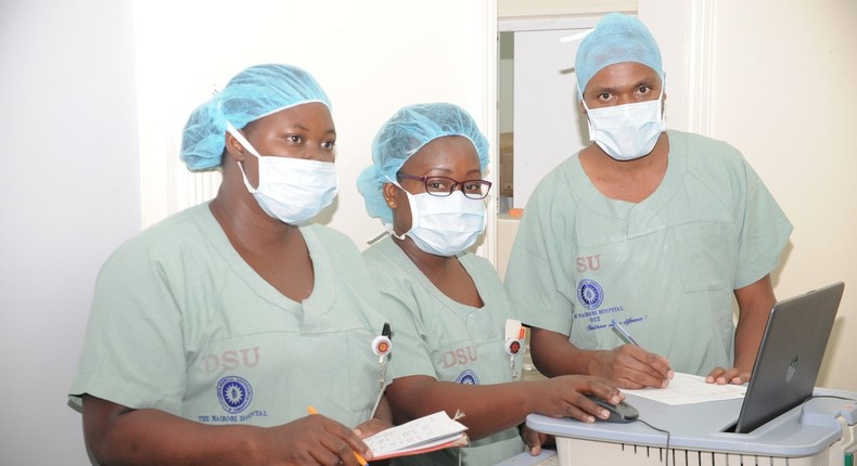 Theatre staff at the Nairobi Hospital during a past operation (Twitter)